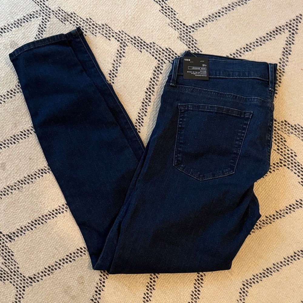 Gap 1969 Dark Wash Skinny Jeans - Deep Indigo Blue. Never worn. Size 31R